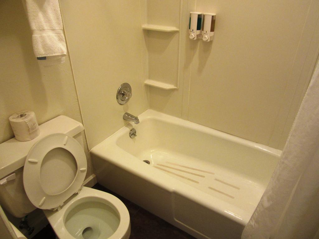 ווסט ילוסטון White Buffalo Hotel חדר תמונה